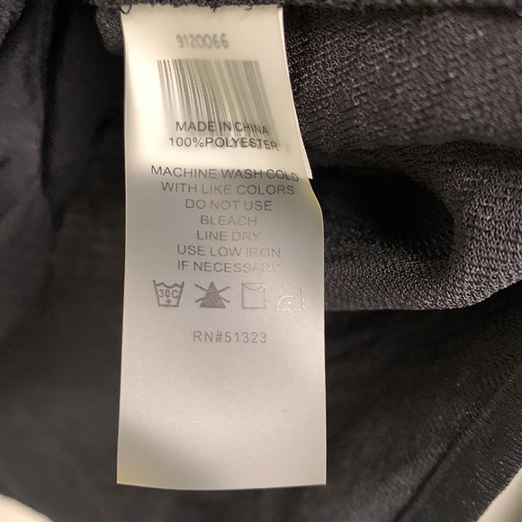 NWT Vince Camuto Black Wrap Front Rumple Twill Blouse - Size XS - Picture 5 of 9